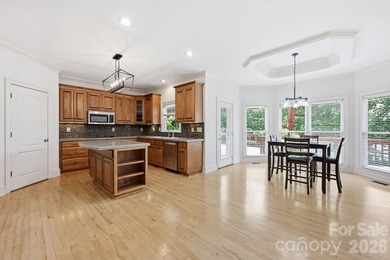 This meticulously maintained home on the 13th hole of Lake - photo 13