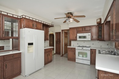 An exciting waterfront lifestyle awaits! A lively destination - photo 14