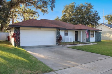 (private lake, pond, creek) Home For Sale in Plant City Florida