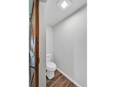 Welcome home to this beautiful, meticulously maintained - photo 26