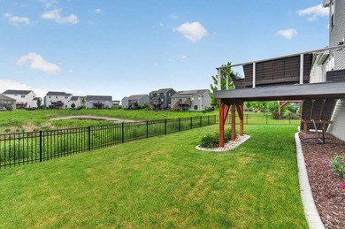Welcome home to this beautiful, meticulously maintained - photo 31