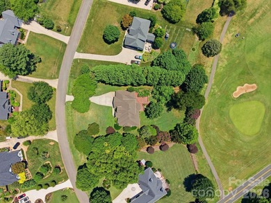 This meticulously maintained home on the 13th hole of Lake - photo 46