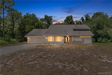 Spacious pool home on an oversized 0.55-acre corner lot in - photo 2