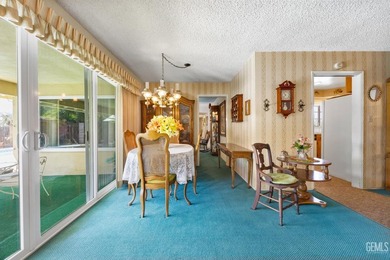 Welcome to a well-loved Bakersfield Country Club area home - photo 21