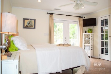 Welcome to this beautifully maintained 4-bedroom, 3-bath home - photo 21