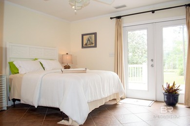 Welcome to this beautifully maintained 4-bedroom, 3-bath home - photo 22