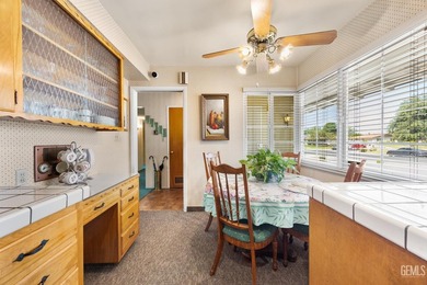 Welcome to a well-loved Bakersfield Country Club area home - photo 23