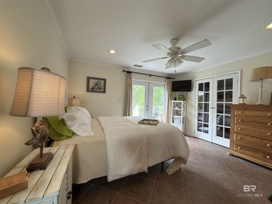 Welcome to this beautifully maintained 4-bedroom, 3-bath home - photo 23