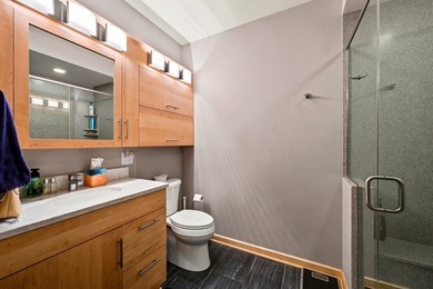 This beautiful 4th Ward condo has it all... two bedrooms + den - photo 24