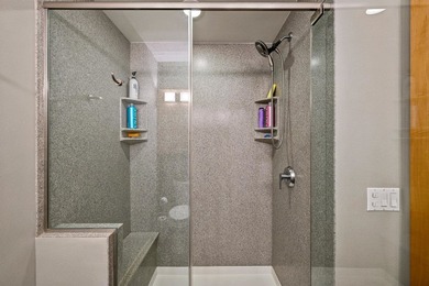 This beautiful 4th Ward condo has it all... two bedrooms + den - photo 25
