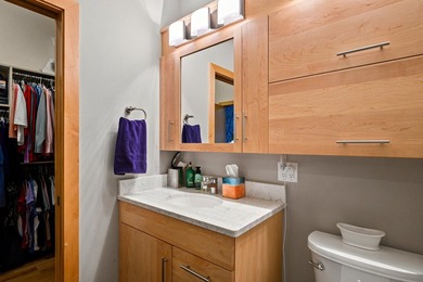 This beautiful 4th Ward condo has it all... two bedrooms + den - photo 26