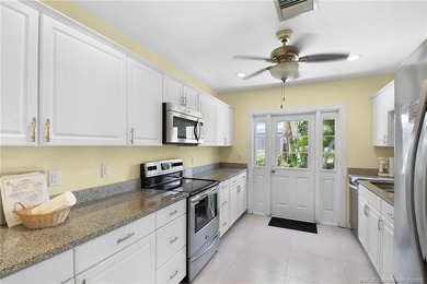 Beautiful 2 Bed/2 Bath with 1,370 Sq Ft of Living Space. Kitchen - photo 33