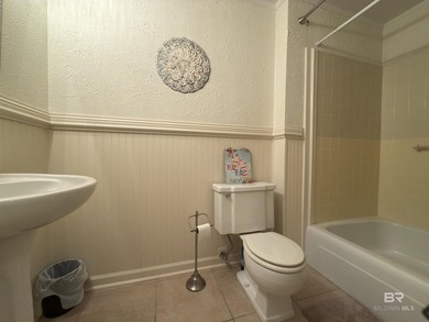 Welcome to this beautifully maintained 4-bedroom, 3-bath home - photo 34