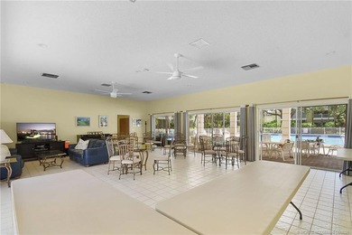 Beautiful 2 Bed/2 Bath with 1,370 Sq Ft of Living Space. Kitchen - photo 34