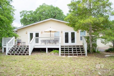 Welcome to this beautifully maintained 4-bedroom, 3-bath home - photo 41
