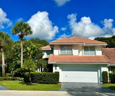 Updated 3-bedroom, 2.5-bath Cedar Cay residence on a premier - photo 2