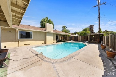 Welcome to a well-loved Bakersfield Country Club area home - photo 46
