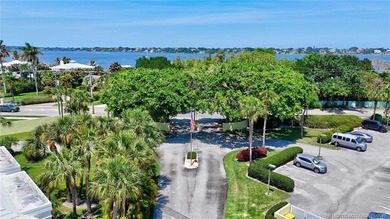 Beautiful 2 Bed/2 Bath with 1,370 Sq Ft of Living Space. Kitchen - photo 50