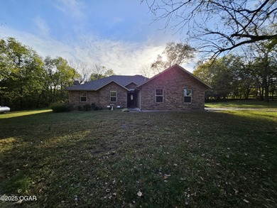 (private lake, pond, creek) Home For Sale in Pierce City Missouri