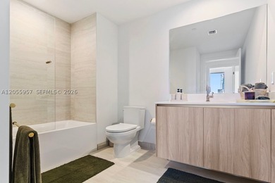 Residence 3902 at Viceroy Brickell offers sophisticated - photo 8
