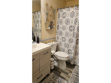 Priced to sell! Charming 3 br 2 ba with one car garage that's - photo 13