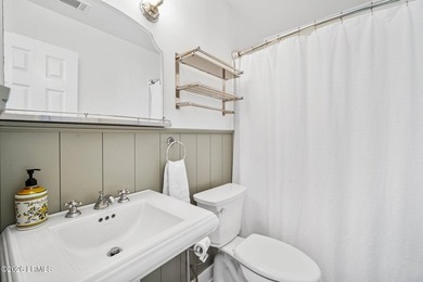 Located in Pigeon Point, this thoughtfully renovated 3-bedroom - photo 16