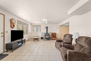 Welcome to your dream home! This beautiful 4-bedroom, 3-bath - photo 17