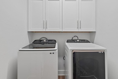 2022-built single-family home featuring 3 bedrooms, 2 baths with - photo 20