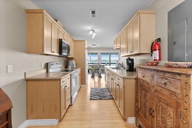 This highly sought after upper corner lot unit offers - photo 21