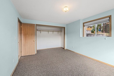 Welcome to your dream home! This beautiful 4-bedroom, 3-bath - photo 21