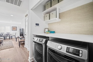 Located in Pigeon Point, this thoughtfully renovated 3-bedroom - photo 24