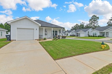 2022-built single-family home featuring 3 bedrooms, 2 baths with - photo 24