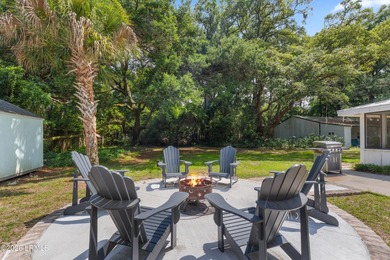 Located in Pigeon Point, this thoughtfully renovated 3-bedroom - photo 30