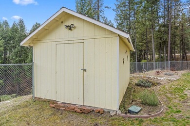 Welcome to your dream home! This beautiful 4-bedroom, 3-bath - photo 30
