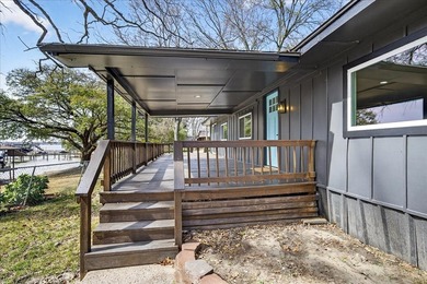 STR-friendly! Motivated seller! Remodeled in 2025, this - photo 6