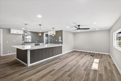 STR-friendly! Motivated seller! Remodeled in 2025, this - photo 7