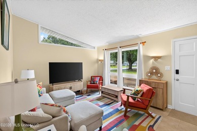 Welcome home to this charming property that's full of character - photo 4