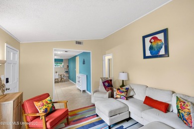 Welcome home to this charming property that's full of character - photo 8