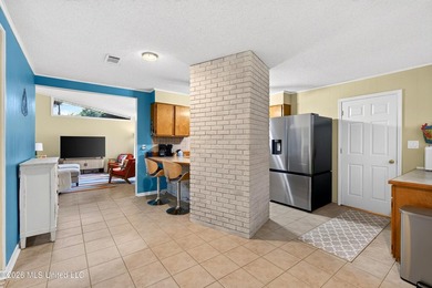 Welcome home to this charming property that's full of character - photo 9