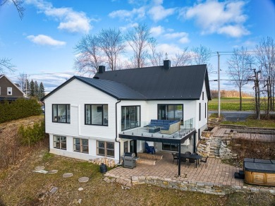 Lake Home For Sale in Mont-Saint-Hilaire,