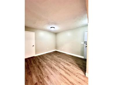 Spacious 1bed-1.5 bath condo, fully renovated and move-in ready