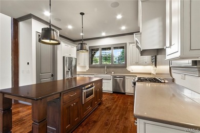 Spanning over 4,000 sq ft with 5 BR and 5.5 baths, this - photo 23