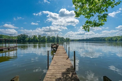 This quaint, lakefront retreat on Lake Catherine is full of - photo 3