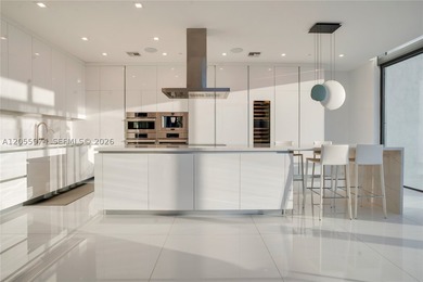 Welcome to **Villa Iris**, an extraordinary penthouse in the - photo 8