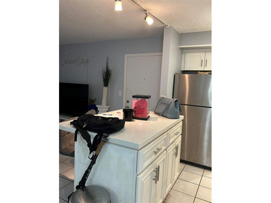 THIS COMFORTABLE 2 BEDROOM 2 BATHROOM HOME HAS A TASTEFULLY - photo 5