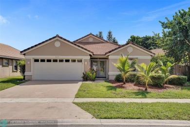 (private lake, pond, creek) Home For Sale in Boynton Beach Florida