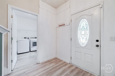 Explore low-maintenance living at 93 Falkland Ave, Savannah, GA - photo 7