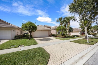 You'll love coming home to this vibrant active adult community - photo 2