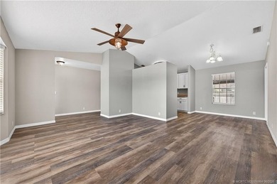 Check out this fantastic starter home or investment opportunity - photo 3