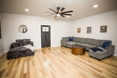 Outstanding opportunity to own a fully furnished 3BR/2BA home - photo 3